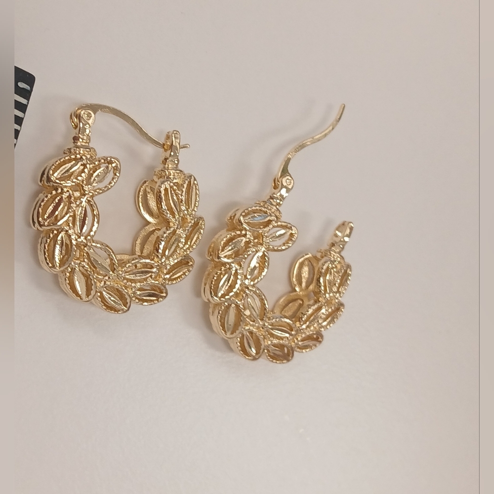 Nwot 18k Gold-plated Lace Style Filigree hoop earrings, By Pretty Bird - Picture 8 of 9